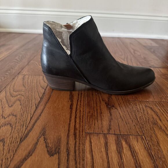 Lucky Brand Banterr 2 Womens 8 Leather Bootie Faux Fur Lining Zip Indie Boho - Picture 6 of 15